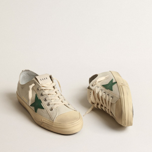 Golden Goose V-Star in glossy leather with green leather star