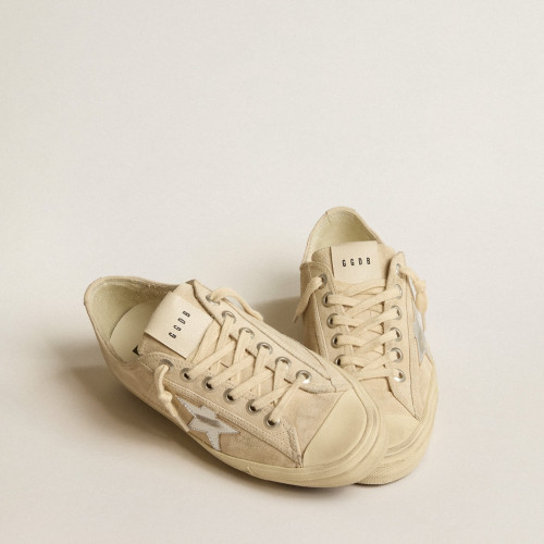 Golden Goose Womens V-Star in pearl suede with silver metallic leather star