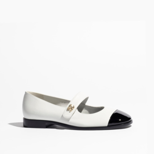 CHANEL Mary Jane Patent Kapskin White Shoes