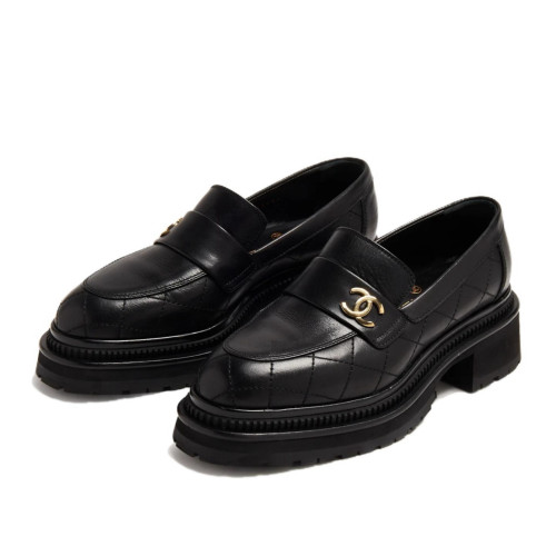 CHANEL Kafskine CC Logo Quilting Lauper