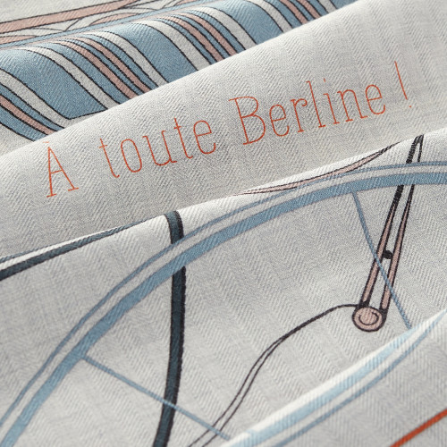 Hermes A Toute Berline shawl 140