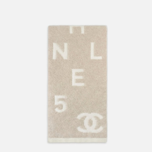 CHANEL Cashmere wool and silk Scarf Beige and white