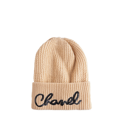 CHANEL 22A Beanie Lettering Cashmere