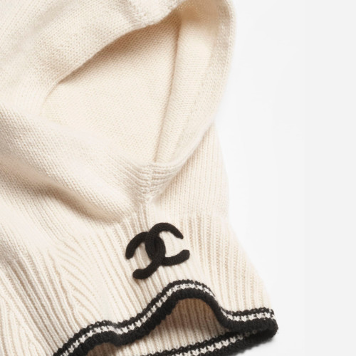 CHANEL FALL-WINTER 2025/26 PRE-COLLECTION BALACLAVA Cashmere Light Beige & Black